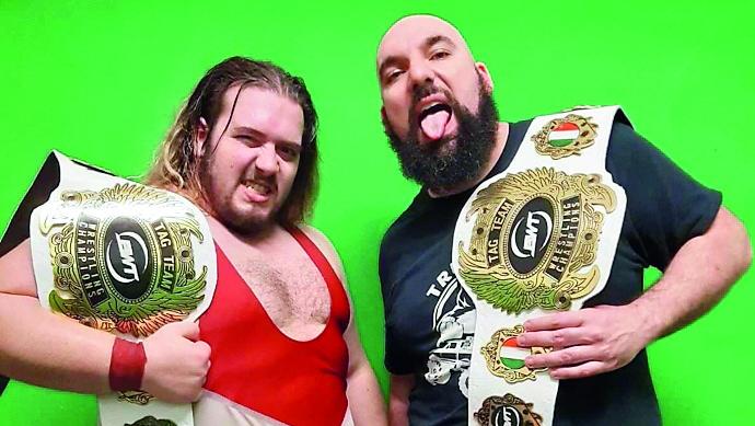 Wrestling, prime cinture di coppia per i Fat Machine Gun: uno di loro vive a Ferrara