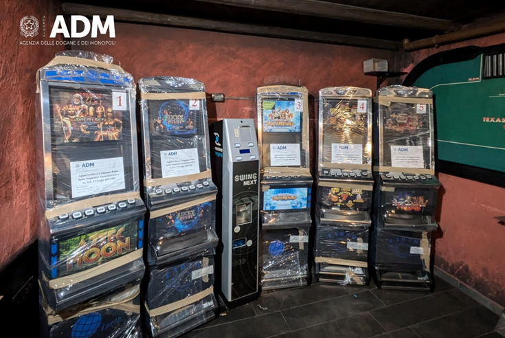 
	Slot machine sotto sequestro in una foto di repertorio

