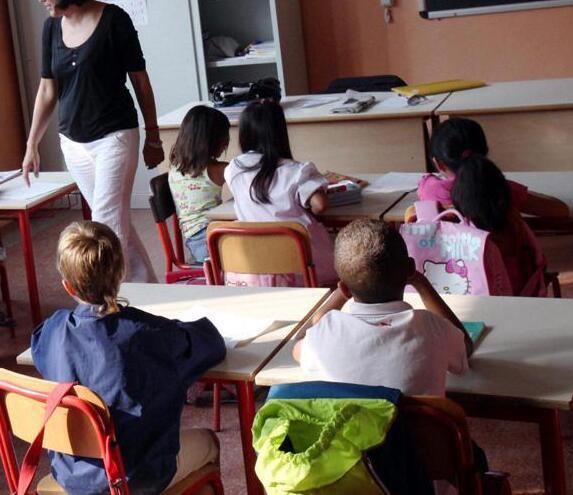 Uil Scuola protesta: «Non c’è personale Ata, ai bidelli lavoro in più non pagato»
