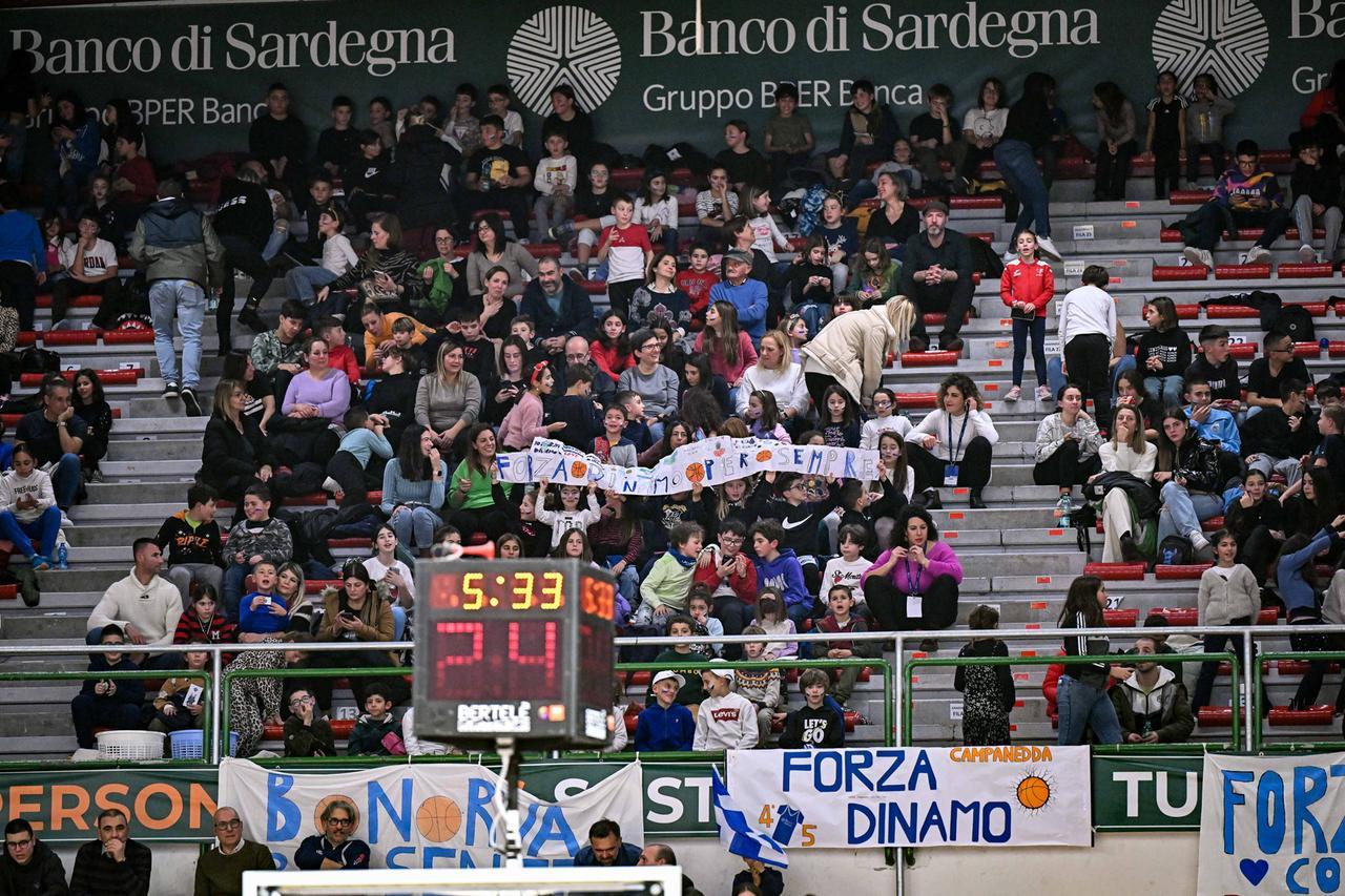 Sassari, gli studenti di elementari e medie spettatori d’eccezione delle gare della Dinamo