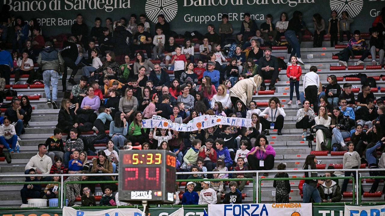 Sassari, gli studenti di elementari e medie spettatori d’eccezione delle gare della Dinamo