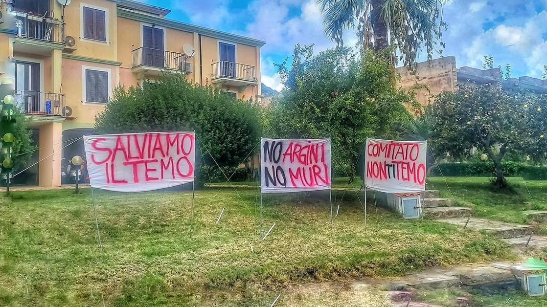 A Bosa striscioni di protesta contro le opere sul fiume Temo