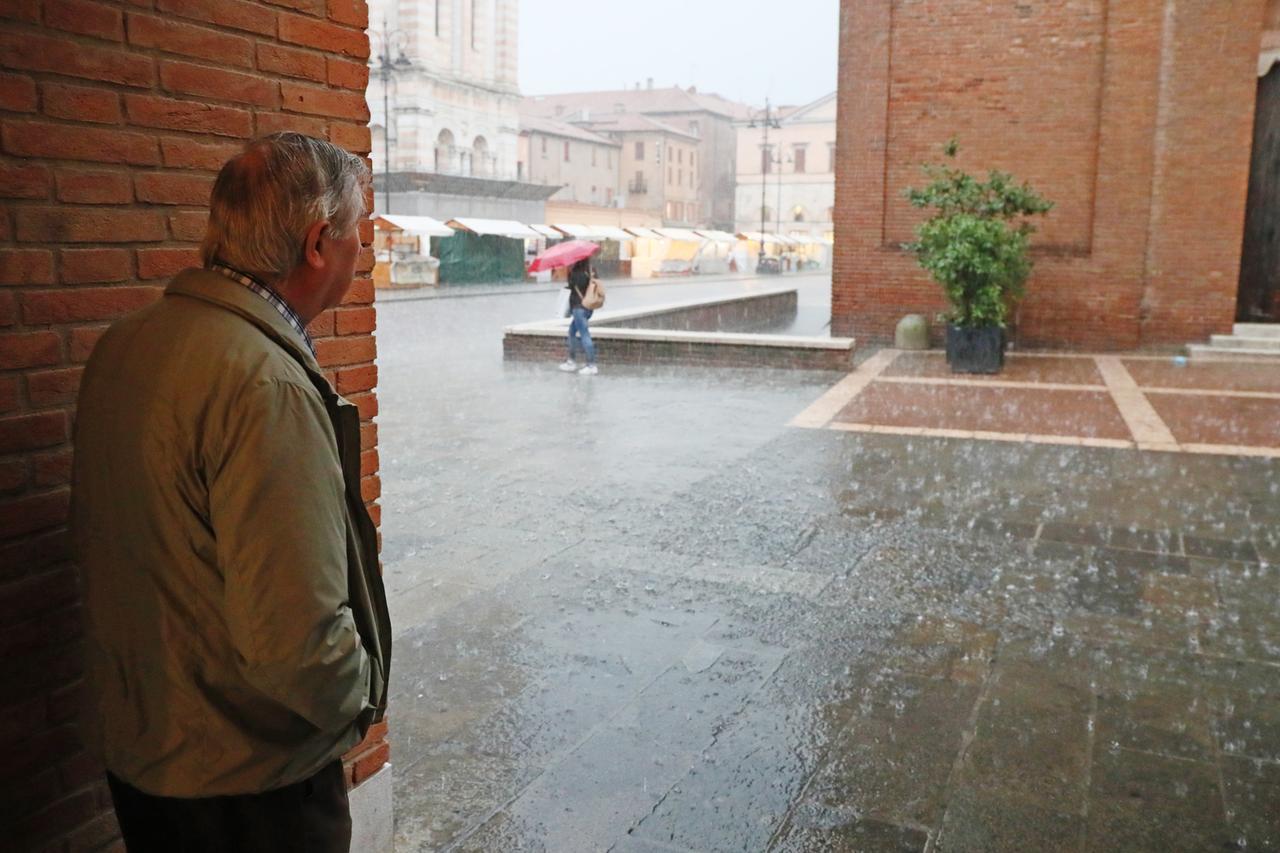 Ferrara, maltempo e allerta meteo sabato 19 ottobre