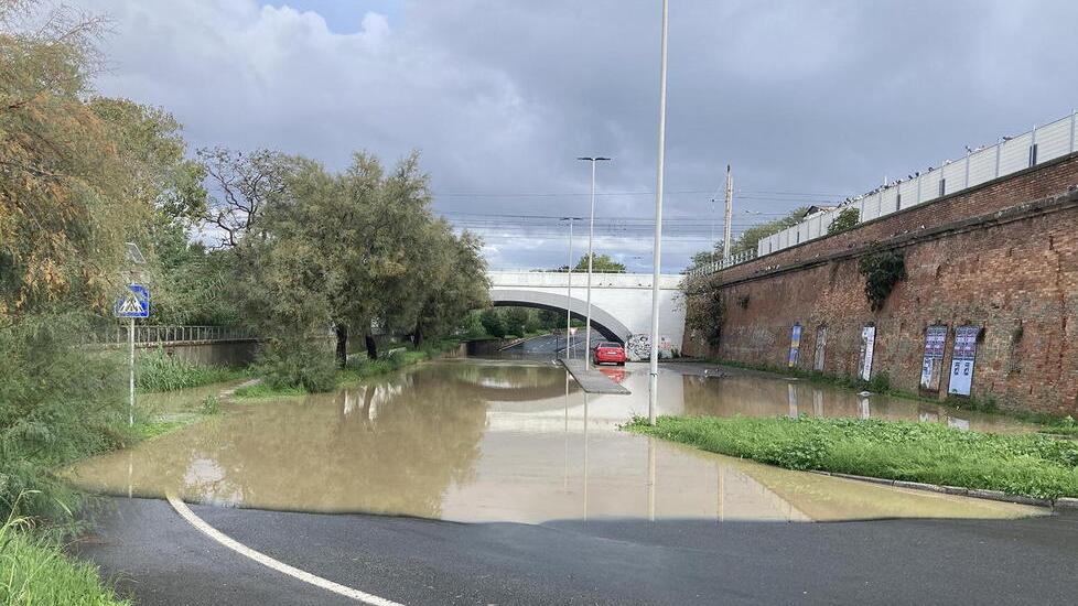 ll ponte lesionato di Marina di Cecina (foto Falorni/Silvi)