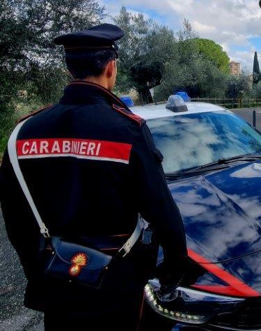 Lammari, molesta mamma e figlie minorenni: arrestato