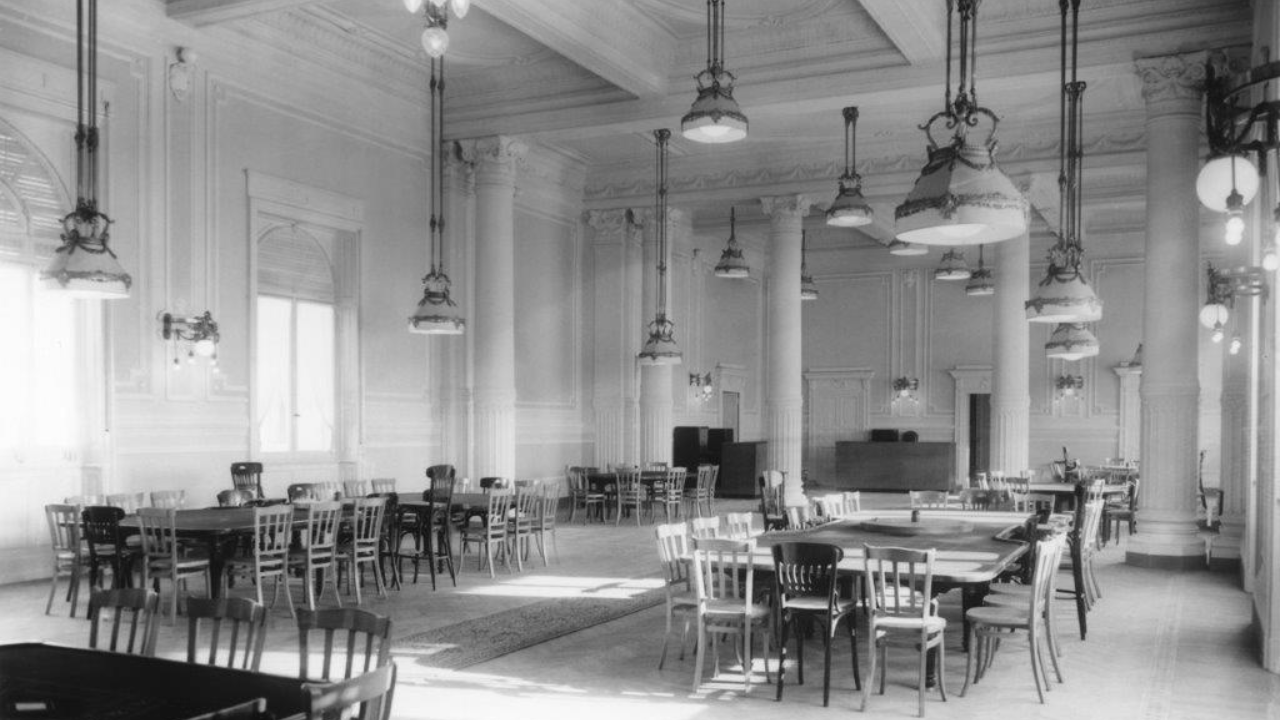 Come si presentava il salone negli anni Trenta e Quaranta in una foto d’epoca (foto Rosellini)