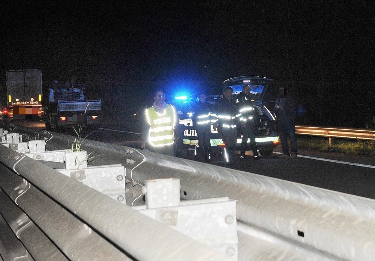 
	La polizia stradale intervenuta (foto Giancarlo Grassi)

