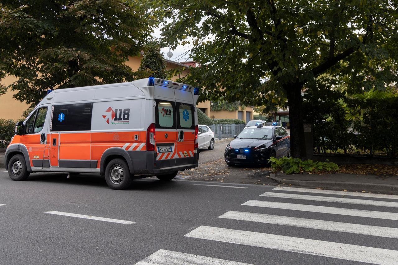 
	Ambulanza e carabinieri sul luogo dell'incidente a Spilamberto

