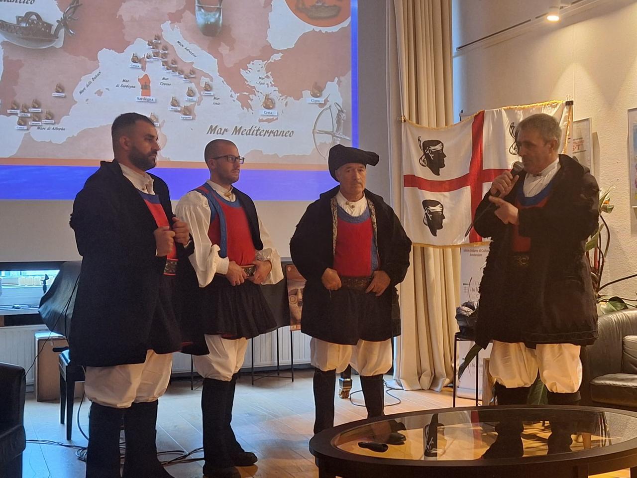 
	Sos tenores di Orosei

