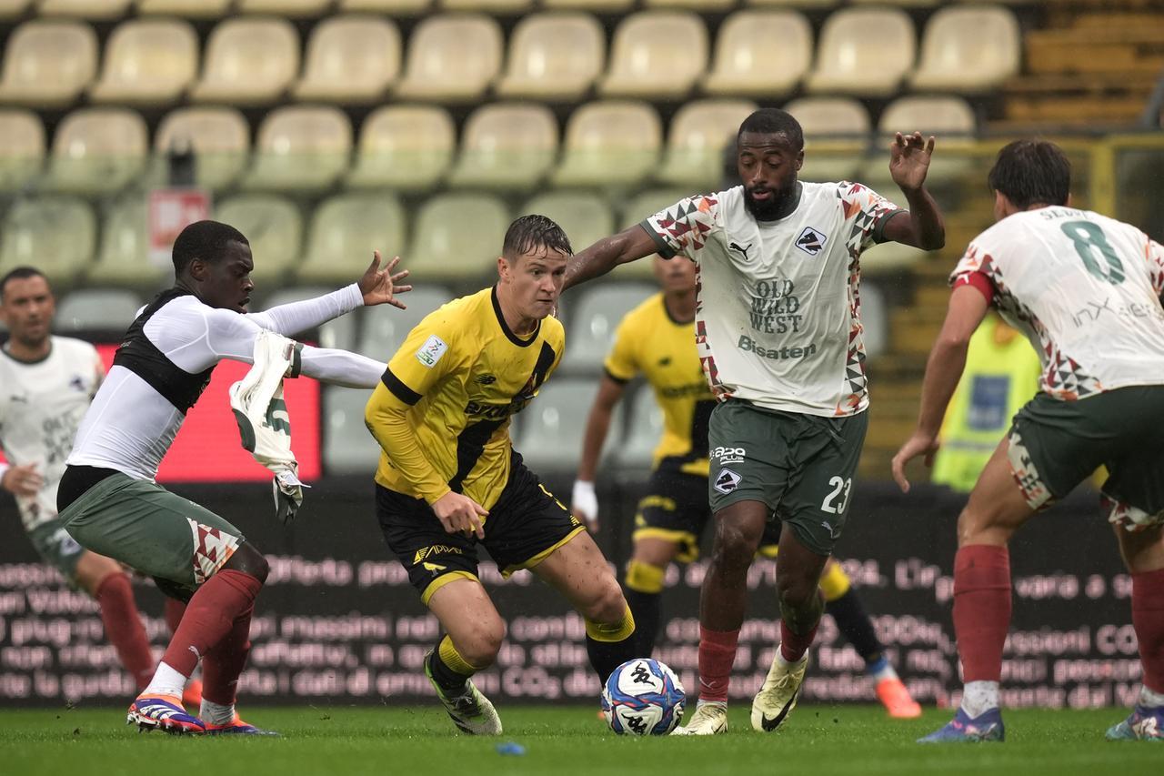 Modena-Palermo 2-2 (34’ Verre, 45’+1 Insigne, 48' Gliozzi, 85’ Caldara)