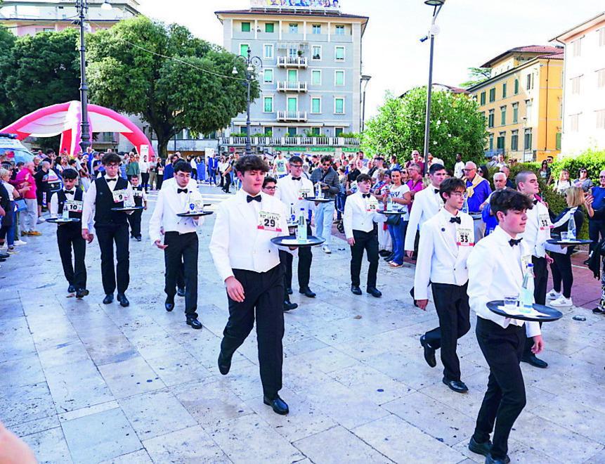 
	L'edizione del 2023&nbsp;della Corsa dei camerieri intitolata a &ldquo;Nerio Natalini"&nbsp;(foto Nucci)

