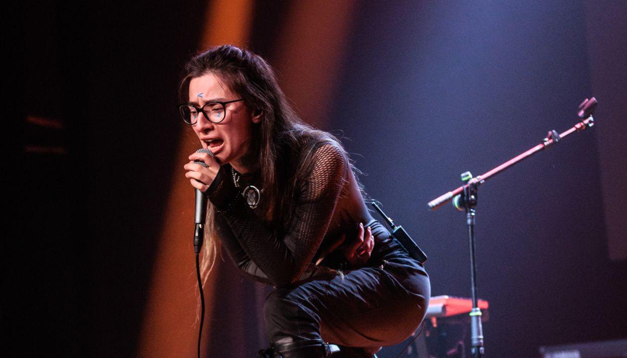 Da Livorno al podio di Arezzo Wave: ecco che è Violet la super voce che conquista la giuria. «Una grande emozione, canto sin da piccola»
