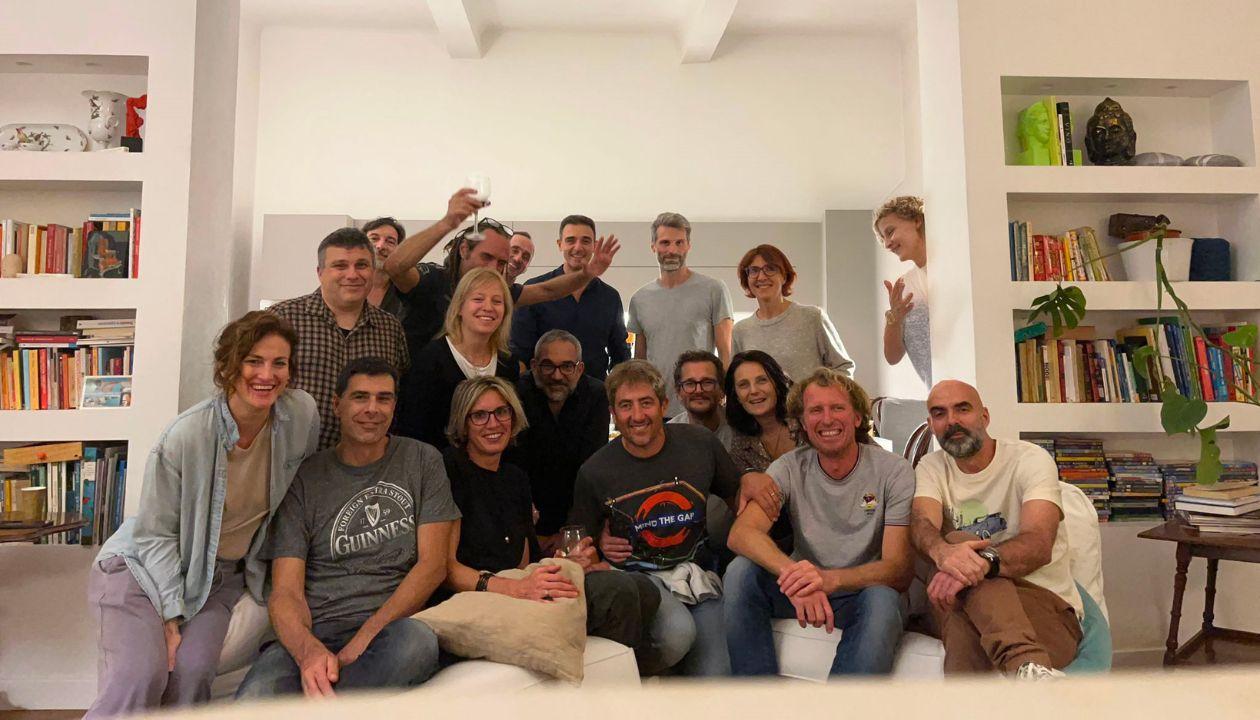 «La classe più bella di Livorno siamo noi». Quelli della 5°F del liceo Enriques a 30 anni dalla maturità