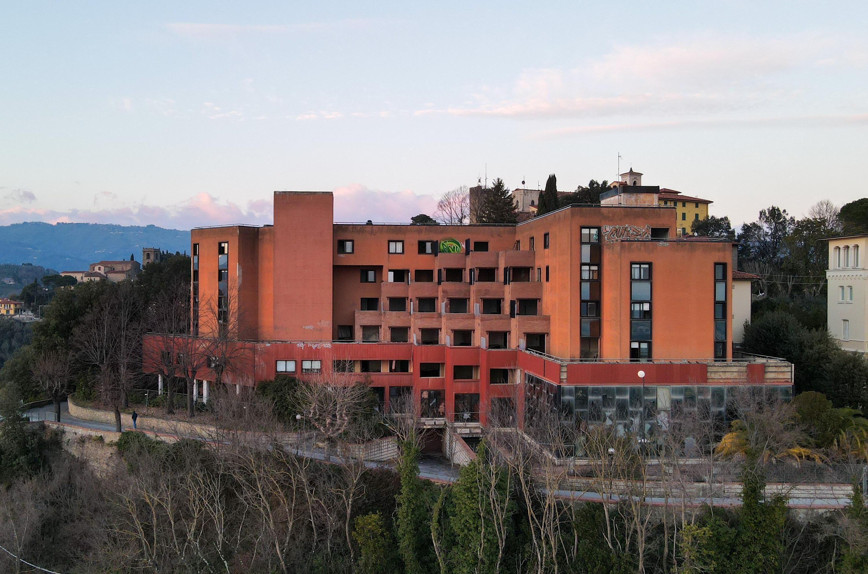 L'ex hotel Paradiso a Montecatini Alto (foto Nucci)