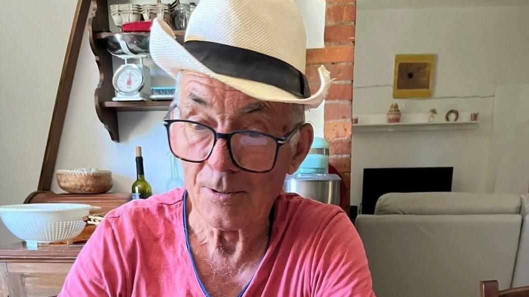 
	Hermann Baptist Knechtle, l'uomo scomparso da Toiano alla fine di agosto i cui resti sono stati trovati in un bosco a cinque chilometri di distanza

