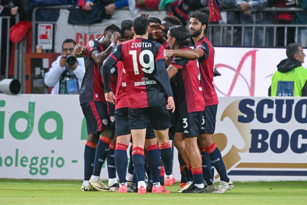 
	L'esultanza rossobl&ugrave; dopo il gol di Viola&nbsp;

