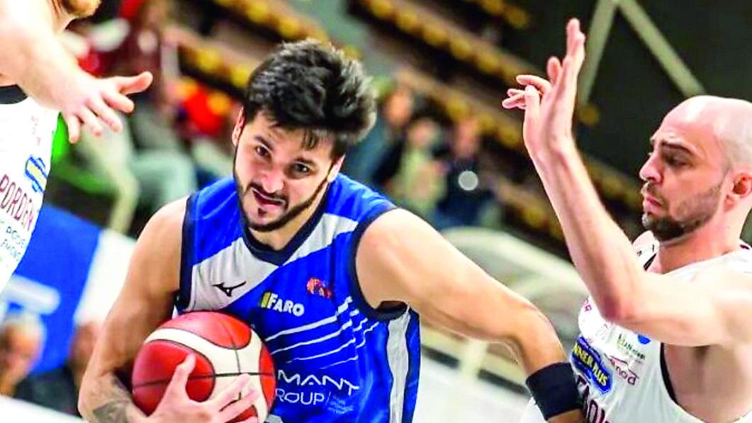 Basket, Pordenone non sbaglia mai al tiro e per Ferrara è impossibile rimontare
