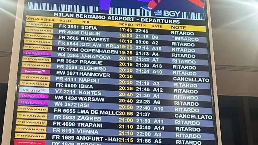 Volo Ryanair Milano Bergamo-Olbia cancellato all’ultimo minuto: rabbia tra i passeggeri