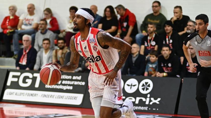 Basket, la Sella Cento cede a Torino nel finale