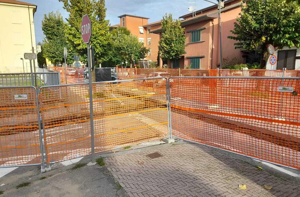 Montecatini, cantiere a rilento in via Bassi. L’assessore: «Lavori finiti in due settimane»