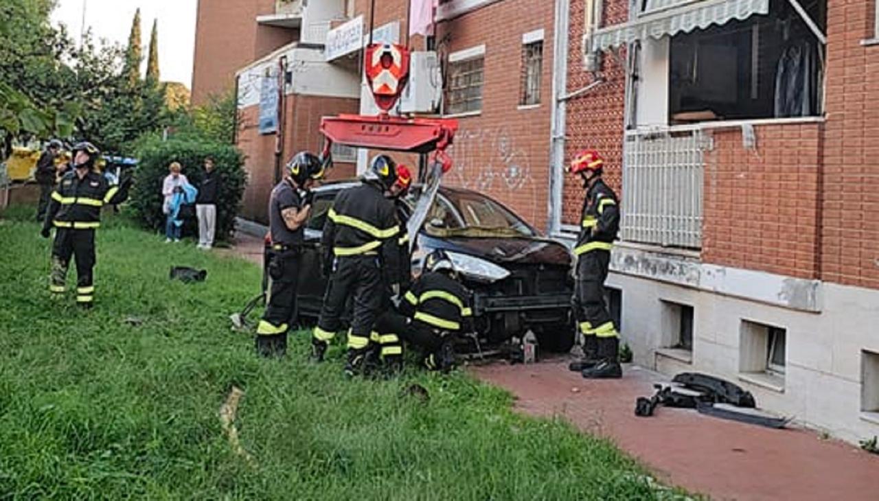 
	L'auto dopo l'incidente (foto Debora Amadori)

