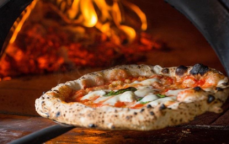 Modena, la pizza soppianta il tortellino: boom di pizzerie in centro storico