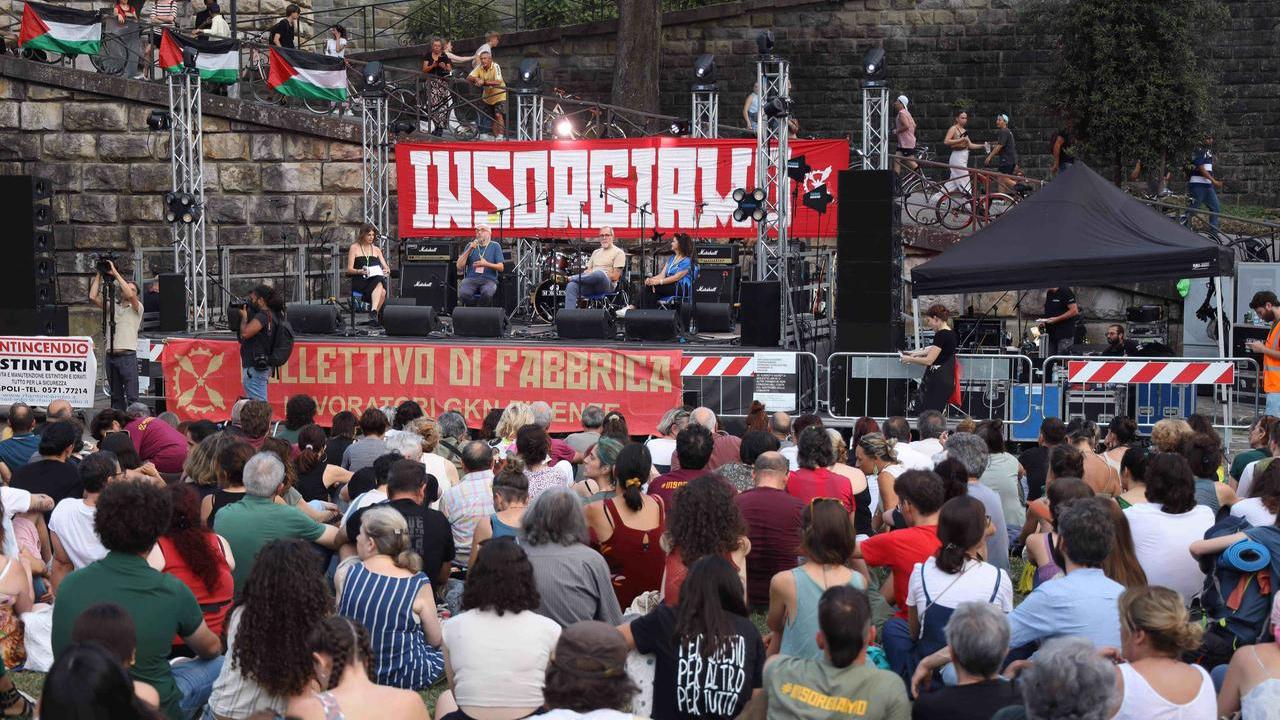 Una manifestazione degli operai Gkn a Firenze (foto d’archivio)
