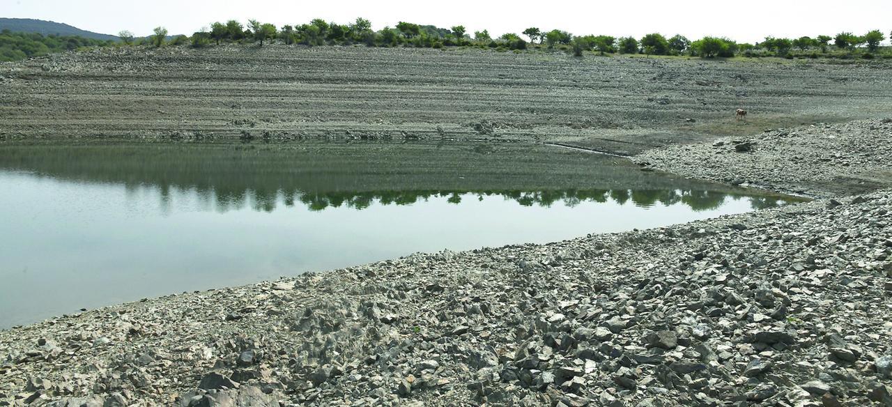 Primo giorno a secco a Siniscola: «Qui è come nel terzo mondo»