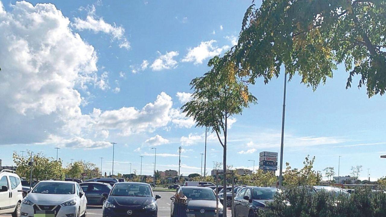 Il parcheggio del centro commerciale