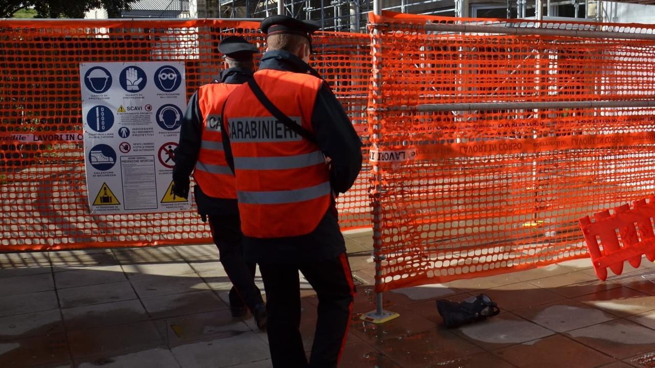 Operaio 28enne resta gravemente ferito mentre manovra una gru