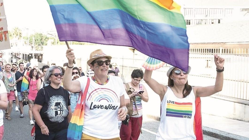 Teorie Queer a Sassari, è guerra tra raccolte di firme, post e liti in Parlamento