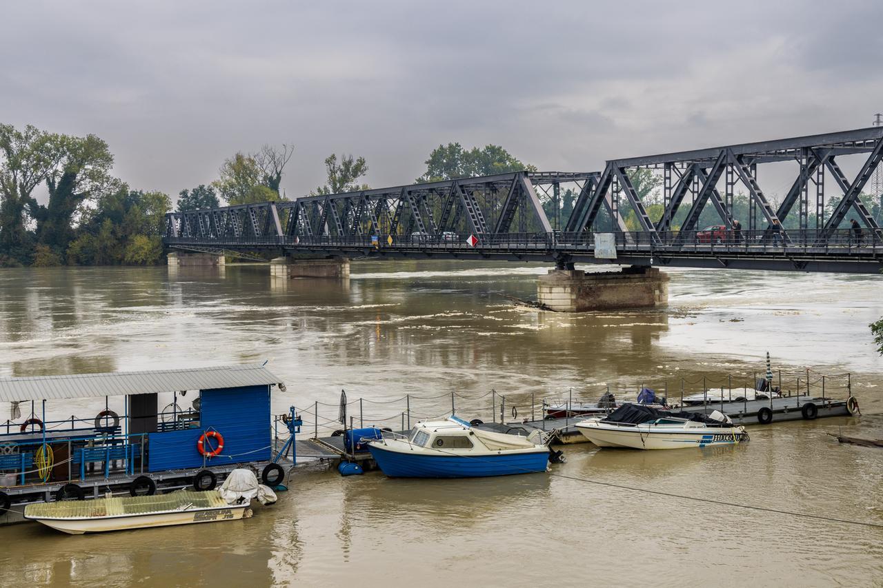 Allerta meteo arancione a Ferrara, il Po scende ma oggi è prevista pioggia