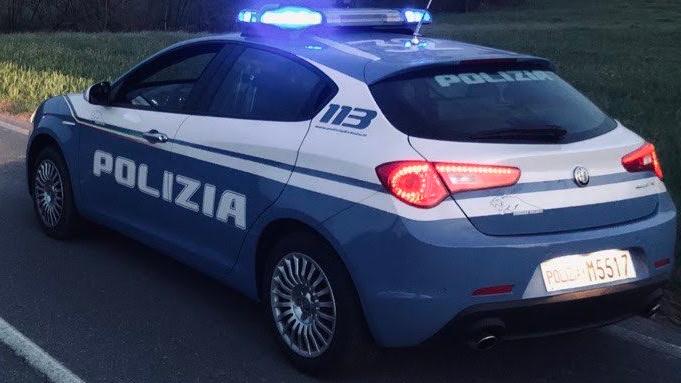 Una volante della polizia (foto d'archivio)