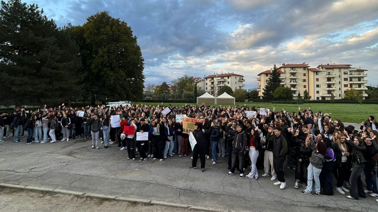 La protesta degli studenti del Cicognini-Rodari