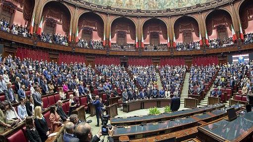 Aumento di 6 euro alle pensioni minime e benefit per chi si trasferisce per lavoro