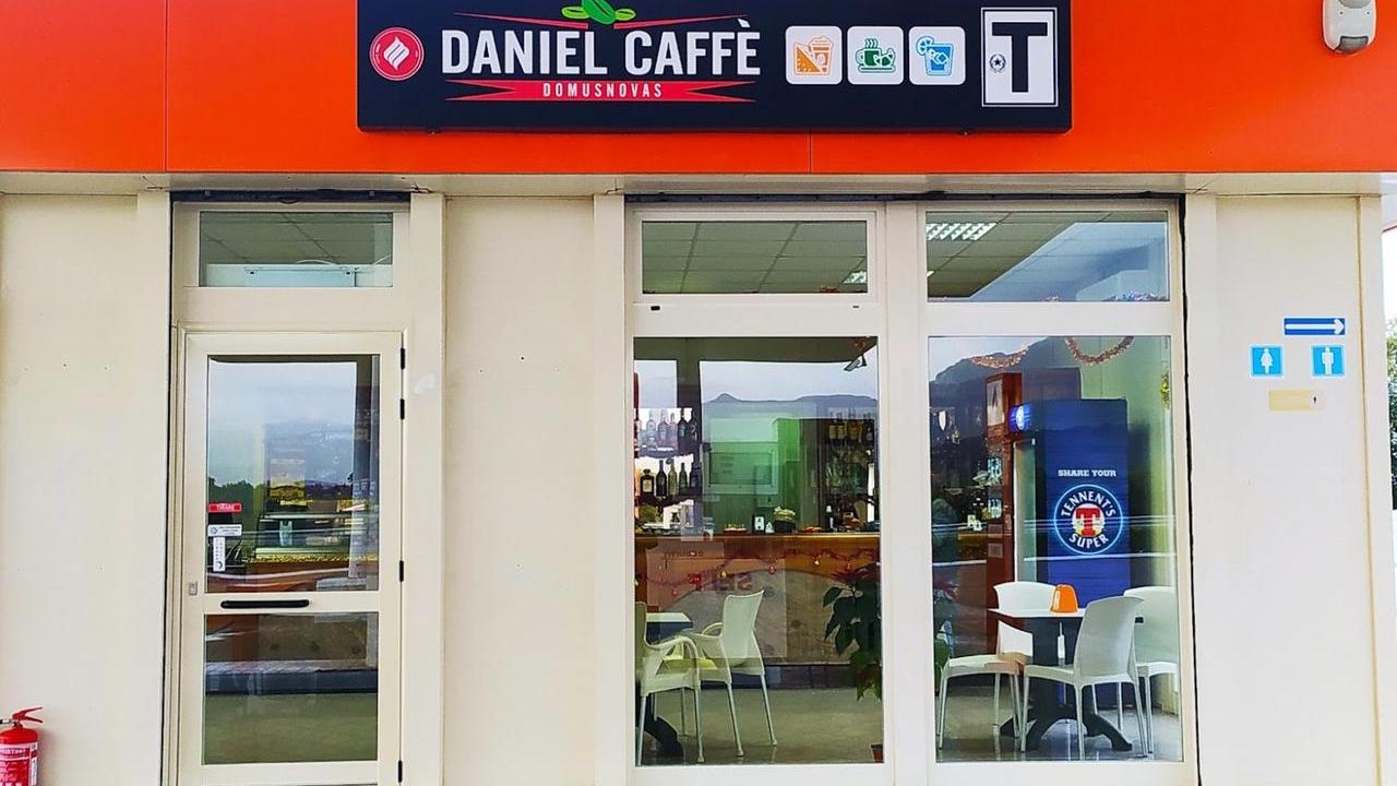 Due rifornitori di carburante saccheggiati nella notte