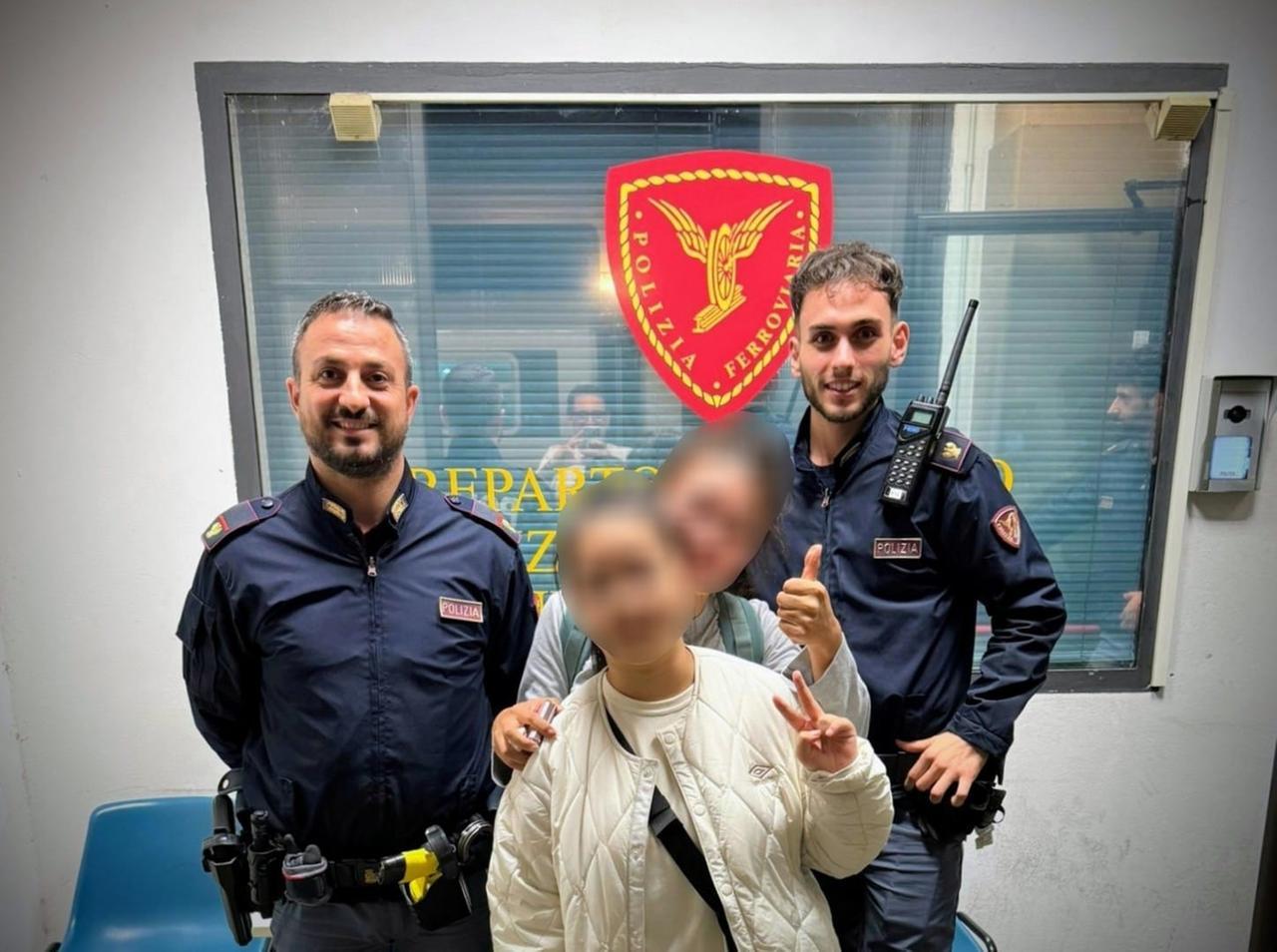Firenze, bambina si perde in centro e la madre vaga per 12 ore: la polizia la ritrova. «Mi sono rifugiata nel punto più bello»