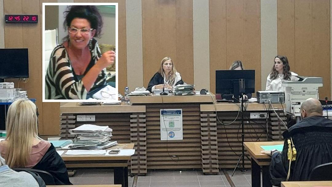 L'udienza di ieri in tribunale a Reggio Emilia e, nel riquadro, Graziella Castiglioni