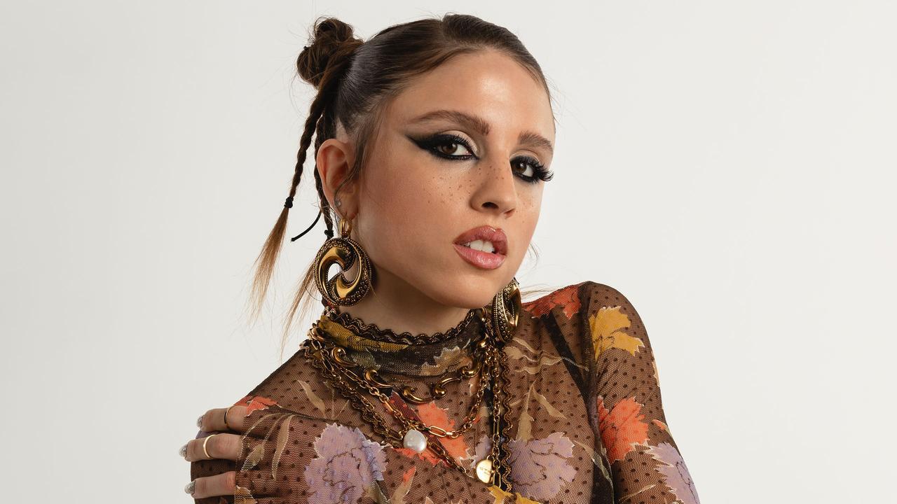 Angelina Mango annulla il tour: «Voglio prendermi cura di me». Ecco cosa è successo