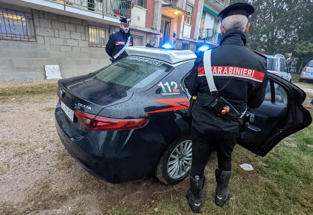 
	Una pattuglia dei carabinieri (foto archivio)

