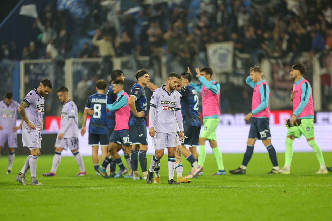 Spal, gli esterni annaspano ma avanti con la difesa a cinque