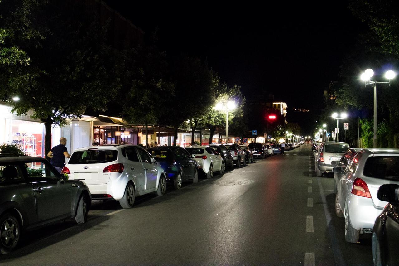 
	Viale IV Novembre, cuore della movida termale (foto Nucci)

