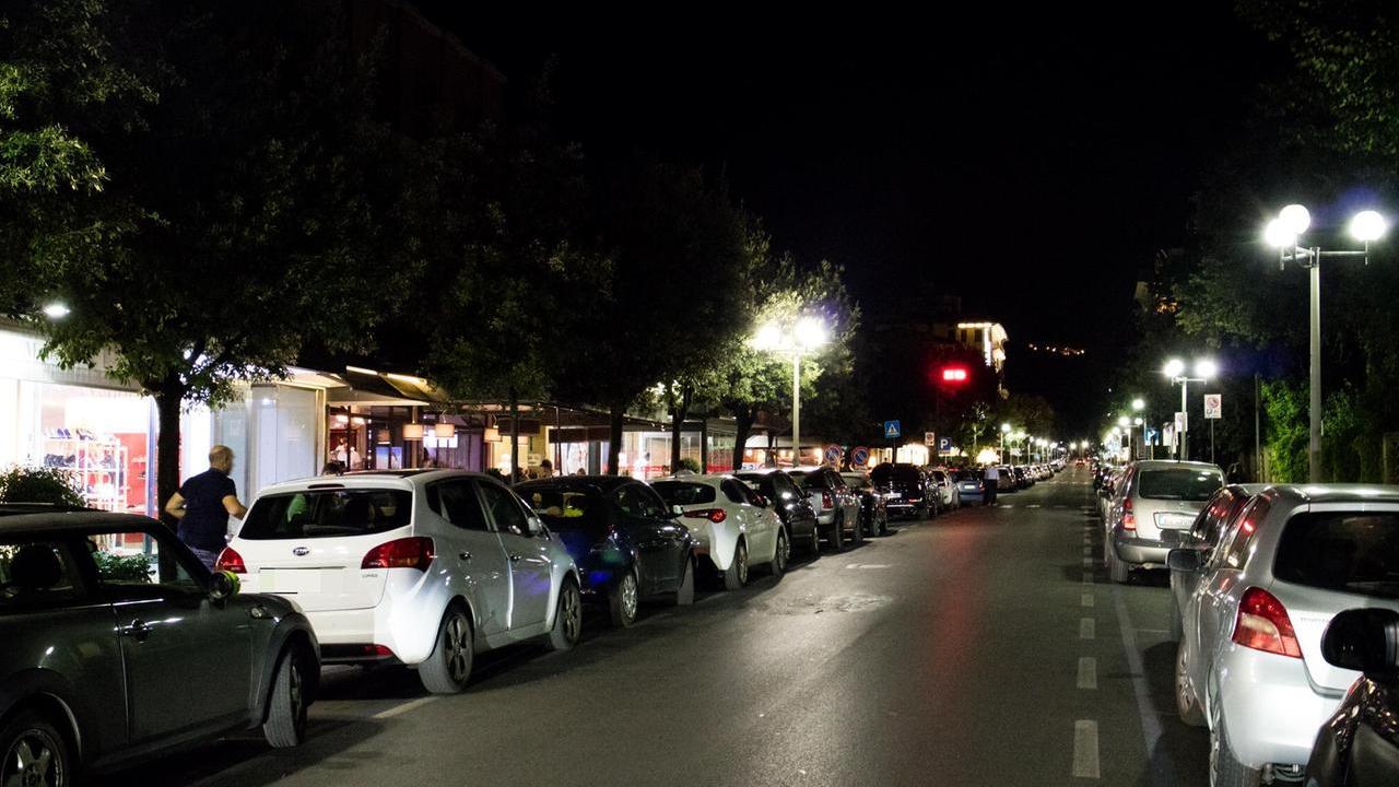 Viale IV Novembre, cuore della movida termale (foto Nucci)