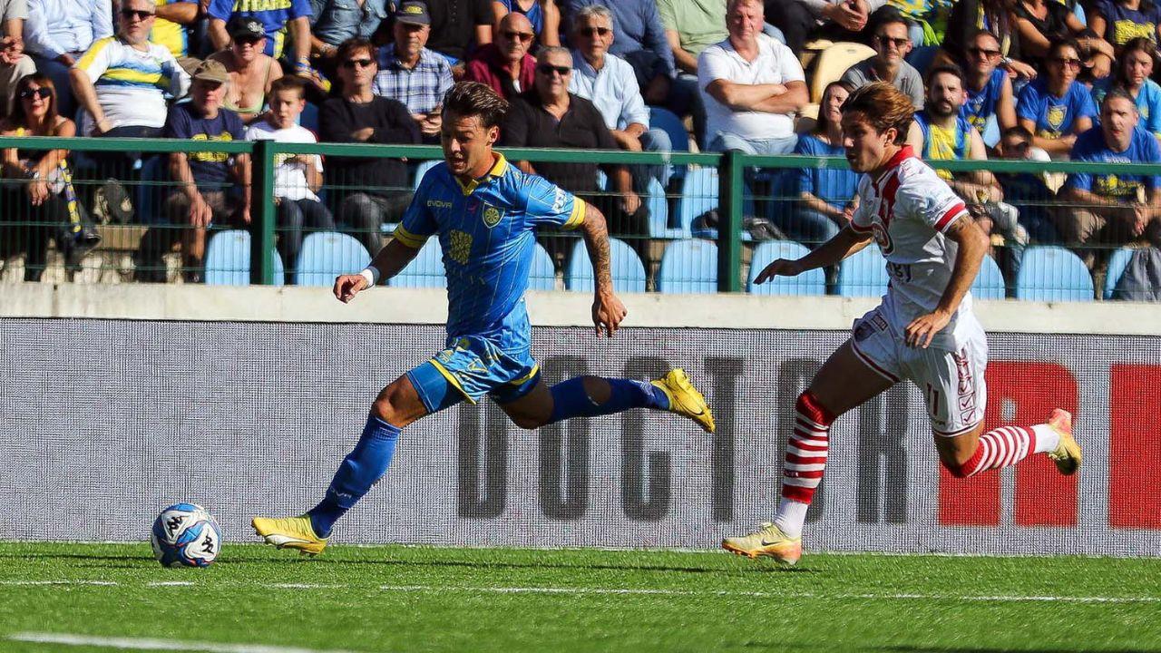 Zanon in azione contro il Mantova