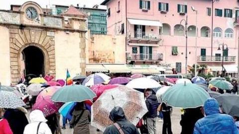 Manifestazione a Portoferraio anche per l'assenza del canile sull'isola da troppi anni (foto Giò DiStefano) 