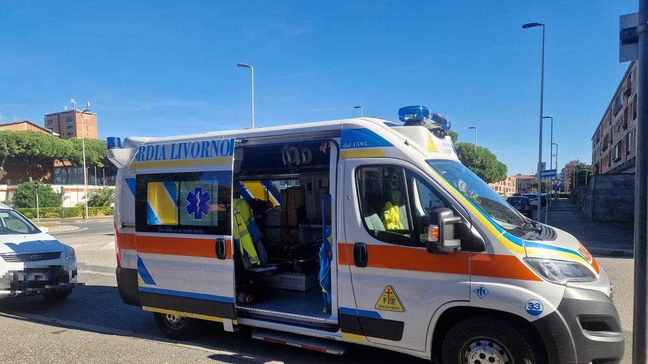 Un'ambulanza della Misericordia di via Verdi (foto d'archivio)
