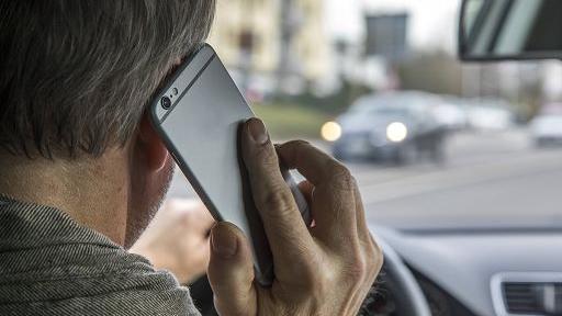 Nuovo codice della strada: patente sospesa per uso dei telefonini ed eccesso di velocità. Ecco tutte le novità