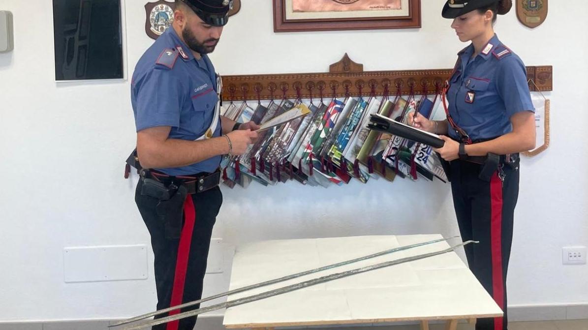 Le spade votive di età nuragica scoperte dai carabinieri 