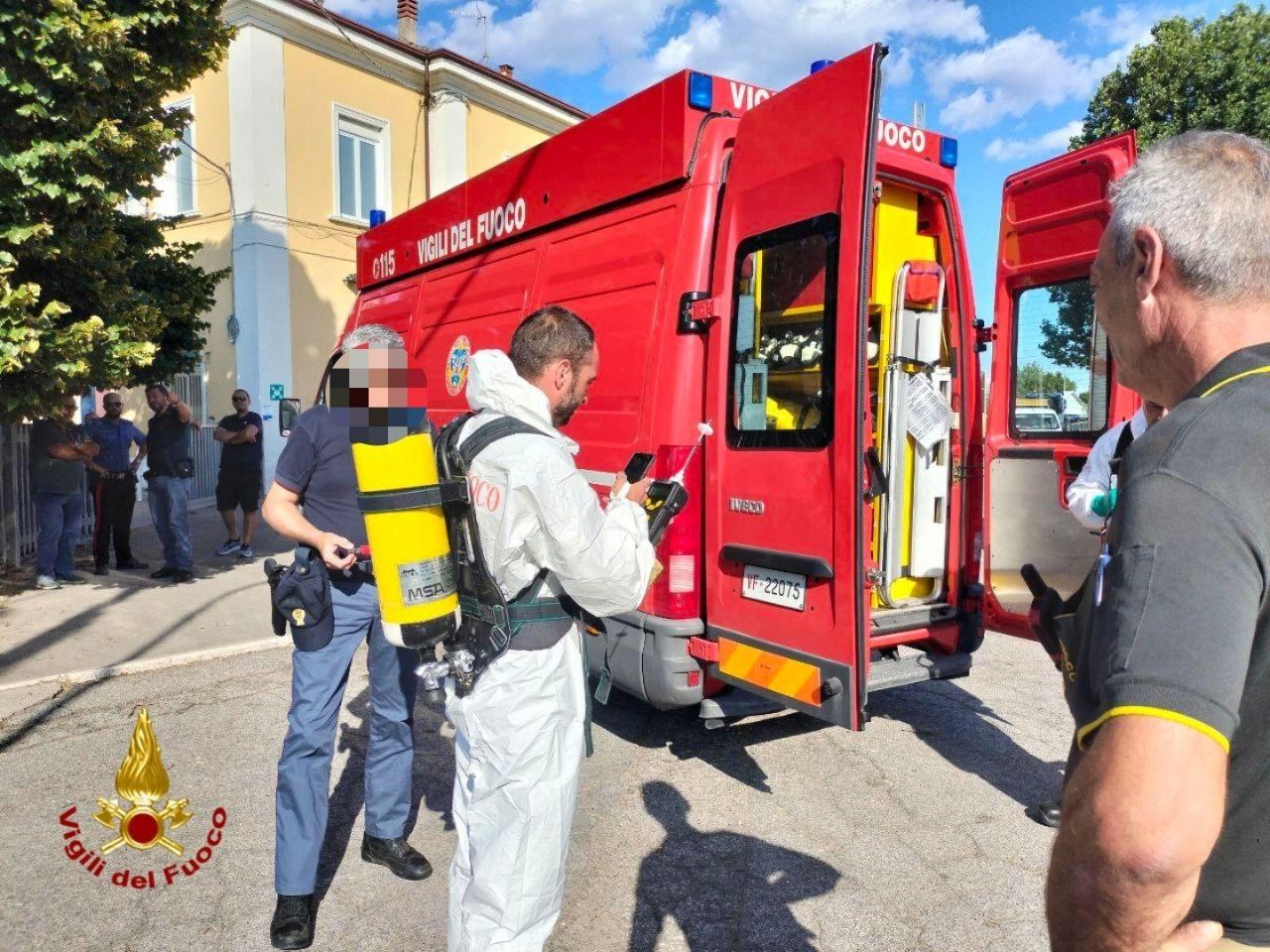 Prende fuoco il vagone di un treno fermo nella stazione di Vernio