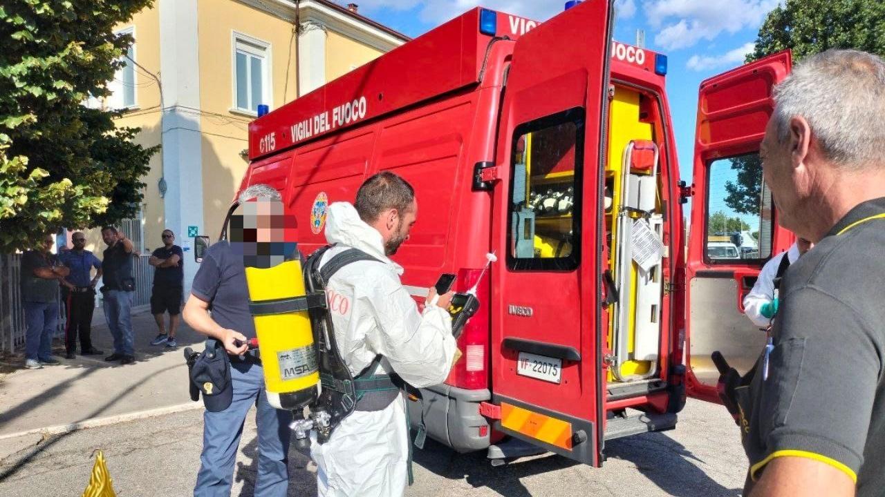 Prende fuoco il vagone di un treno fermo nella stazione di Vernio